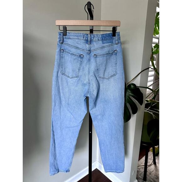 Abercrombie & Fitch The Mom High Rise Jeans Distressed - Picture 2 of 3